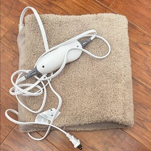 Sunbeam Beige Heating Blanket Xpress Heat Pad